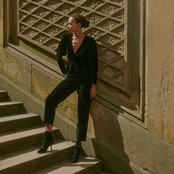 Doen Alondra Velvet V Neck Flare Peplum Long Sleeve Blouse Top Black - Picture 3 of 11